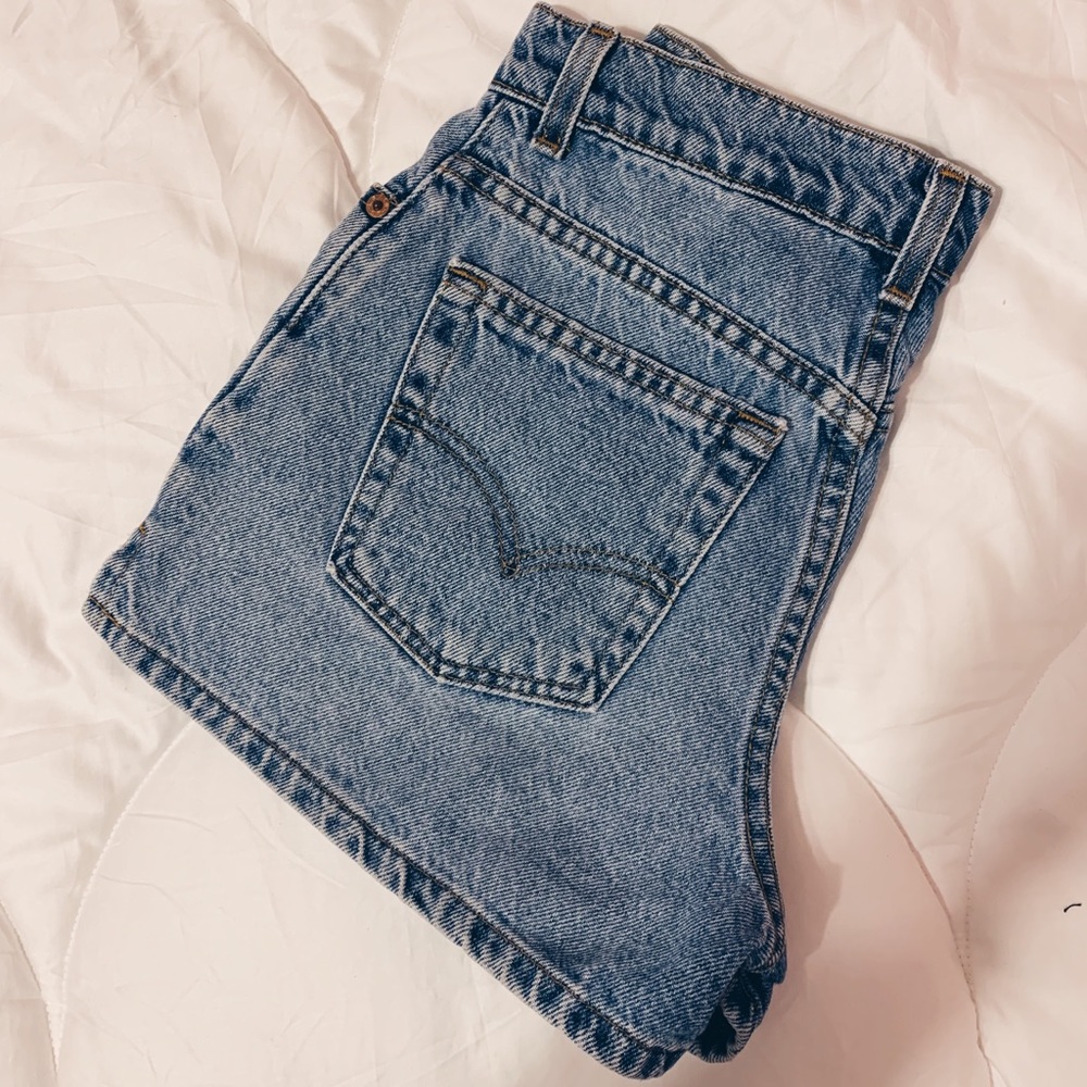 VINTAGE Levi denim shorts